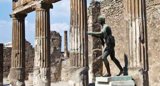 Exploring Naples City and Pompeii