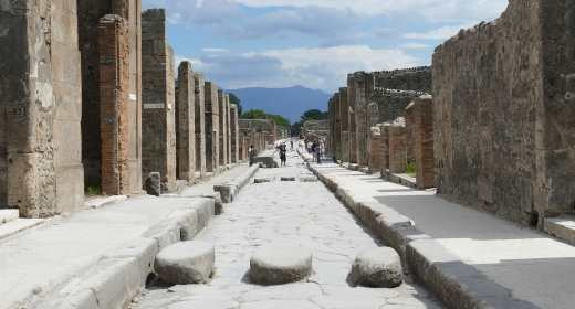 Exploring the Roman City of Pompeii 