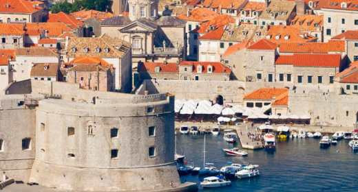 Discover the Beauty of Medieval Dubrovnik: A Panoramic Experience