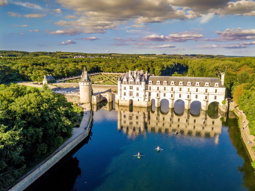 Four beautiful authentic sites in France Chenonceaux Castle aerial 698368123
